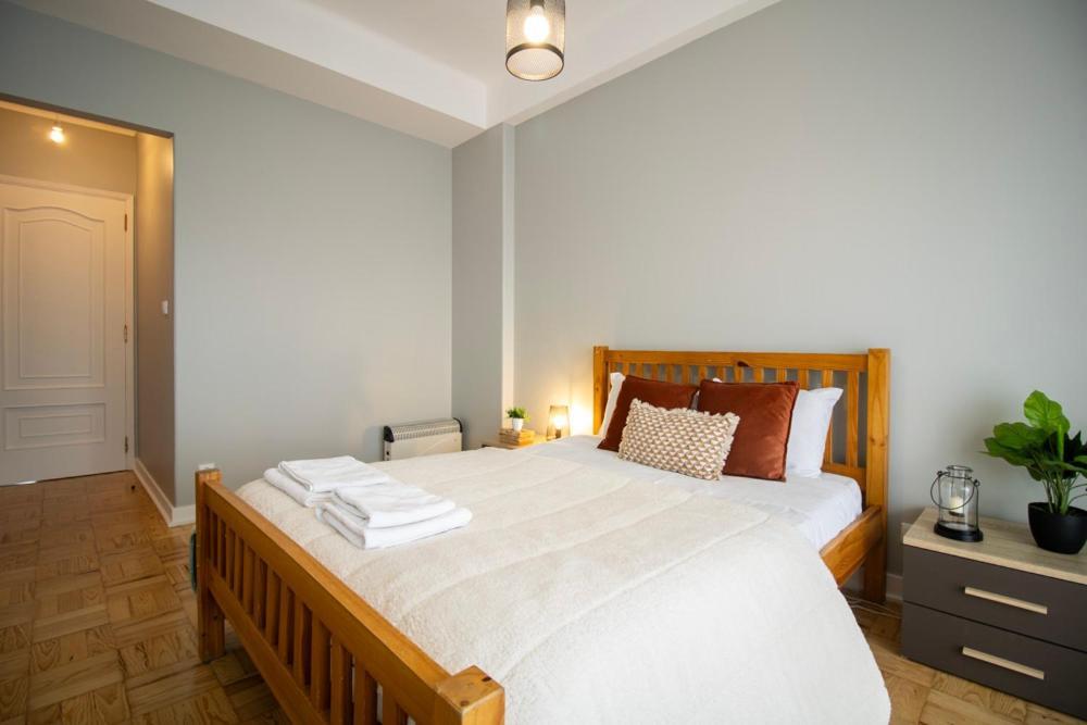 Sunny 4 Bedroom Apartment - With View Коимбра Экстерьер фото