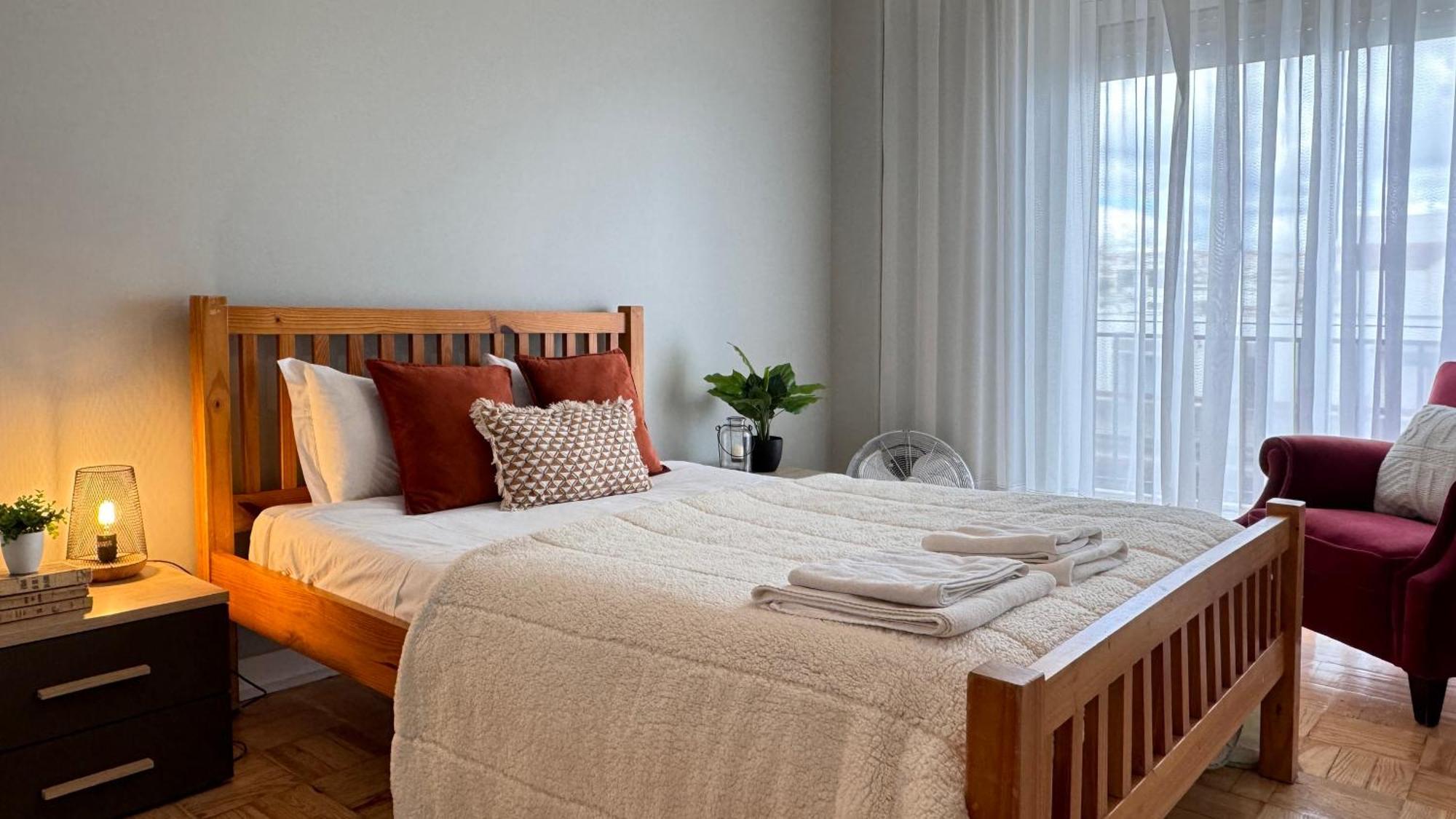 Sunny 4 Bedroom Apartment - With View Коимбра Экстерьер фото