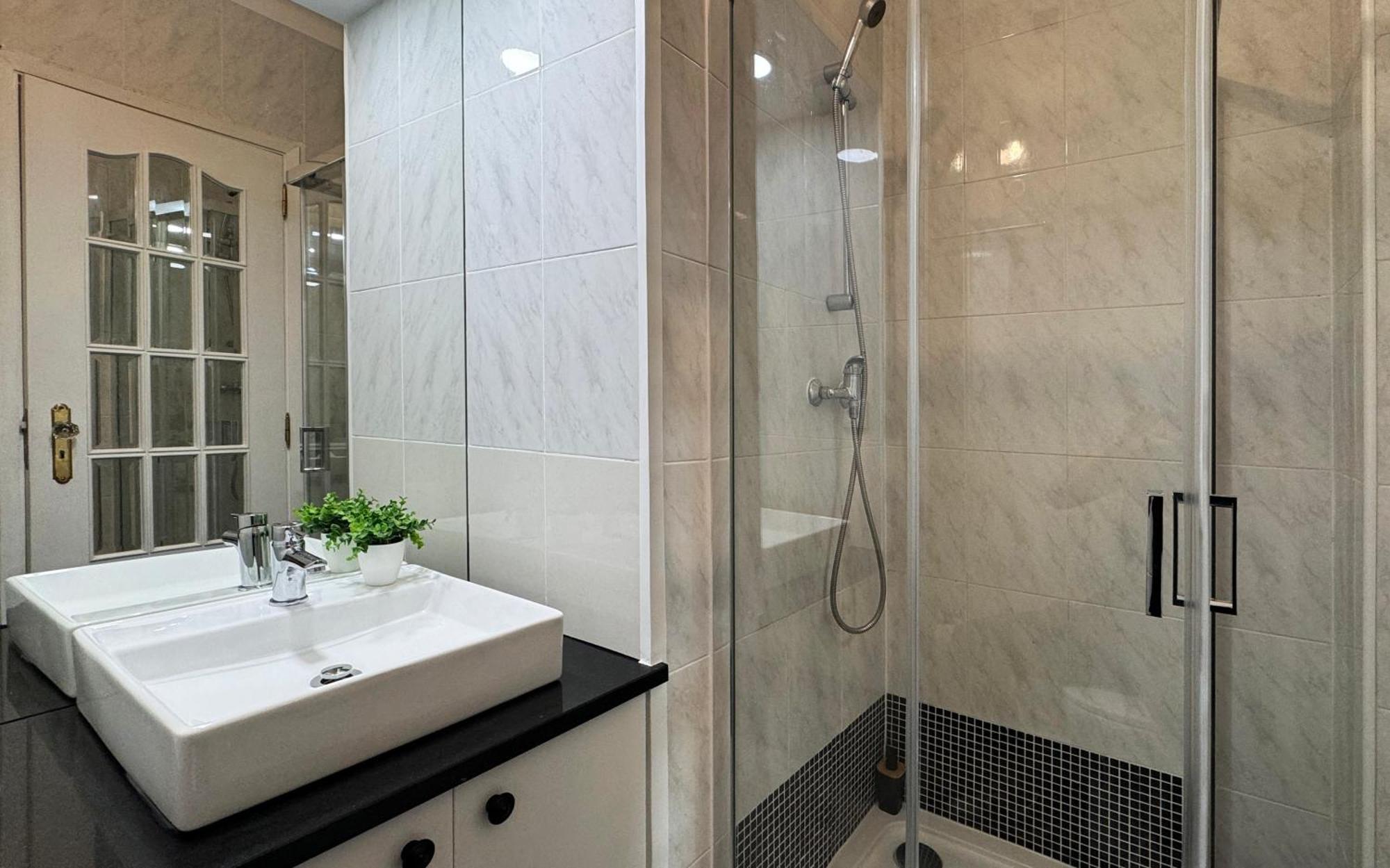 Sunny 4 Bedroom Apartment - With View Коимбра Экстерьер фото